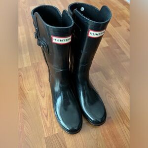 Hunter Women’s Original Tall Gloss Rain Boots